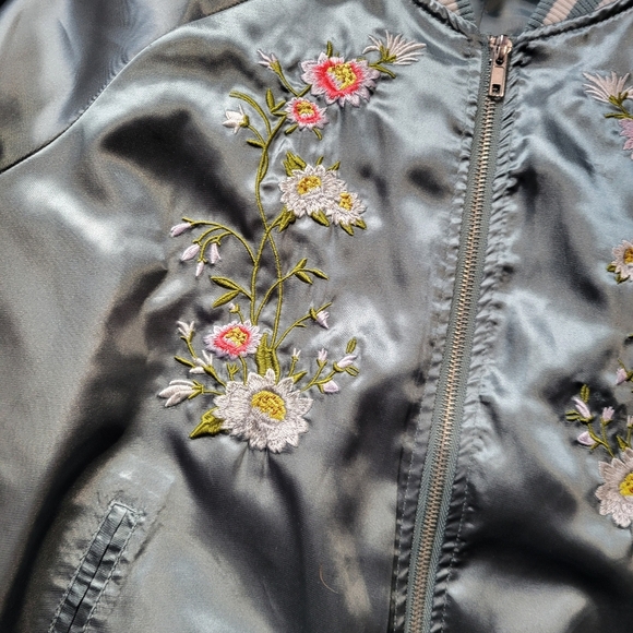 Sage Green Satin Bomber Jacket Embroidered Floral Pattern: Size Large - Picture 6 of 9